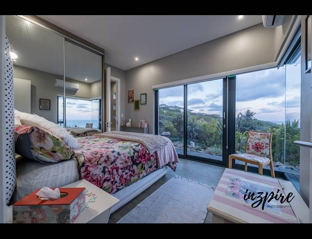 4 BEDROOM HOUSE FOR SALE IN VILLAGE ON SEA